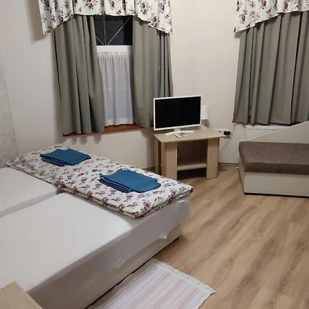 Village Garden Family Guest house Tiszakanyar